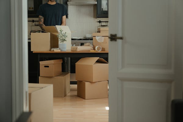 Aide au déménagement à Toulon — transport de cartons et débarras par Prop'Renov
